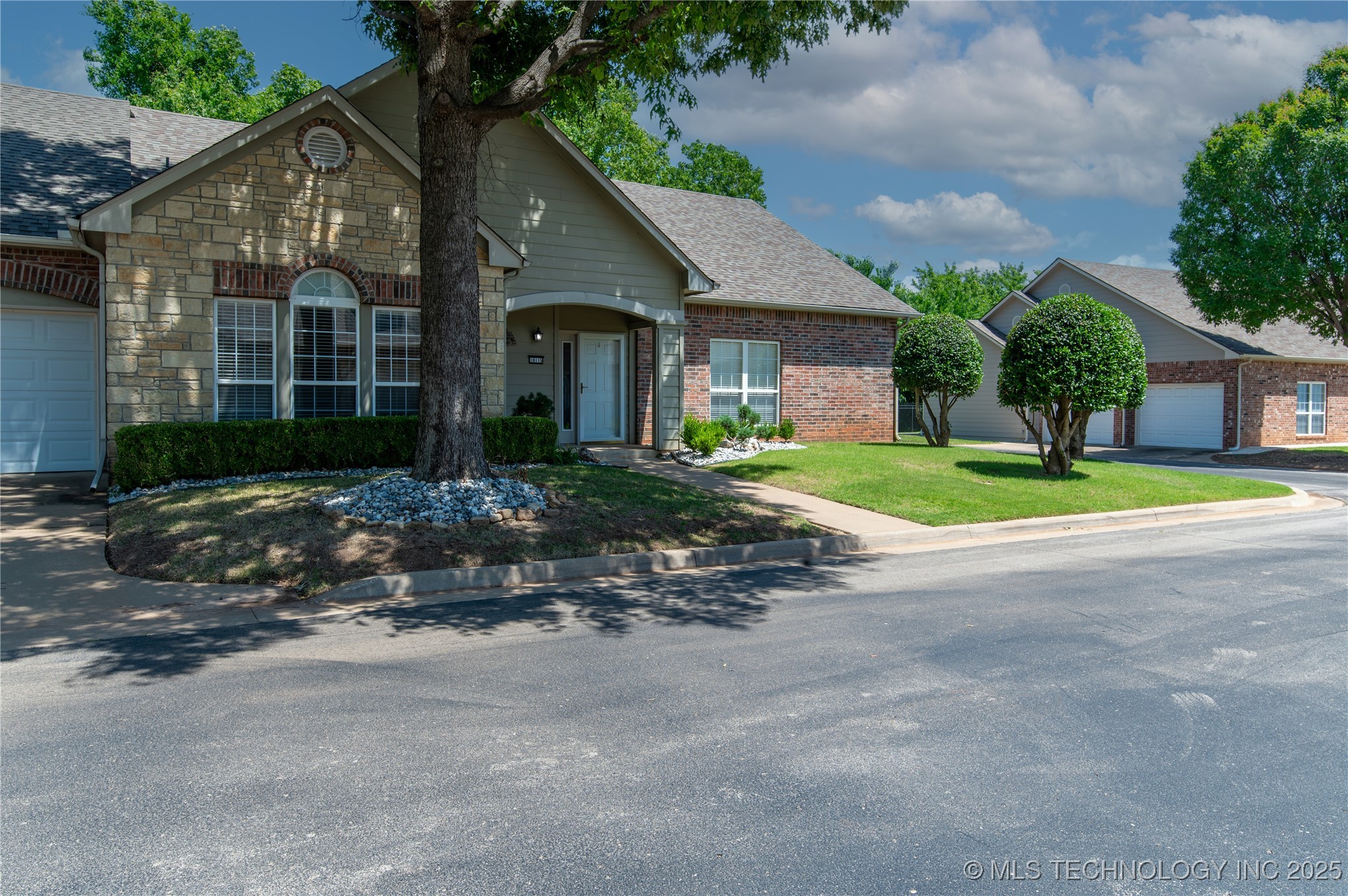 10115 S 94th East Place