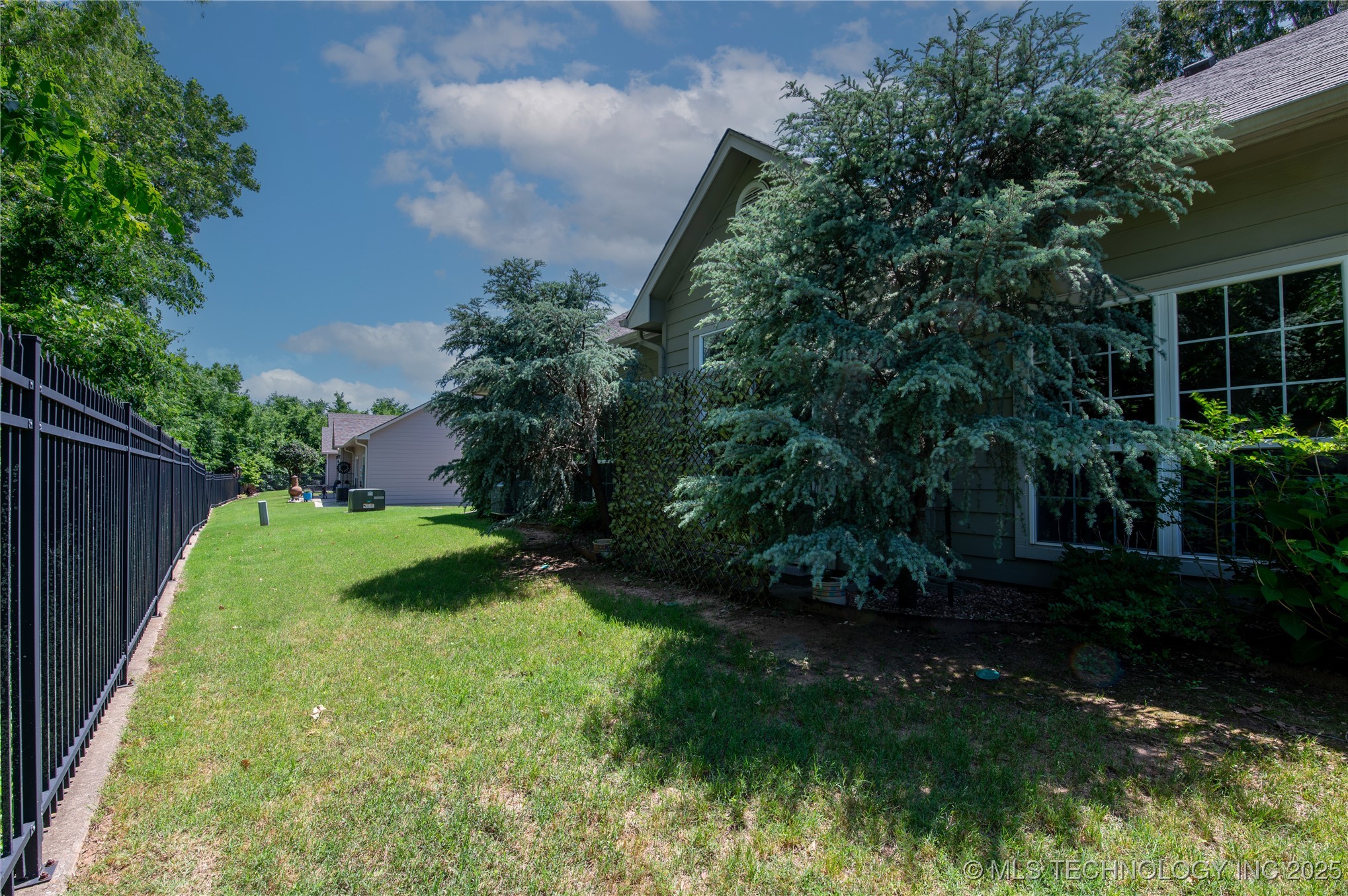 10115 S 94th East Place