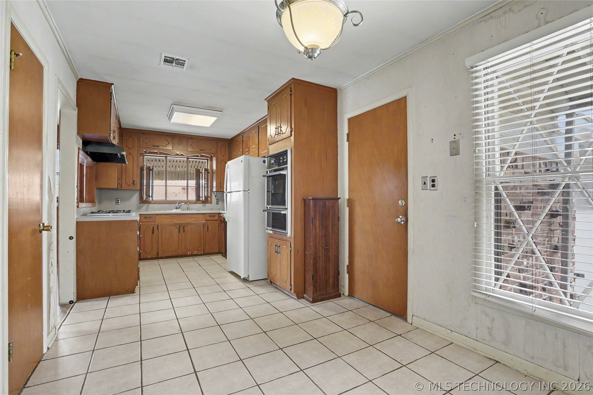 4332 E 58th Place