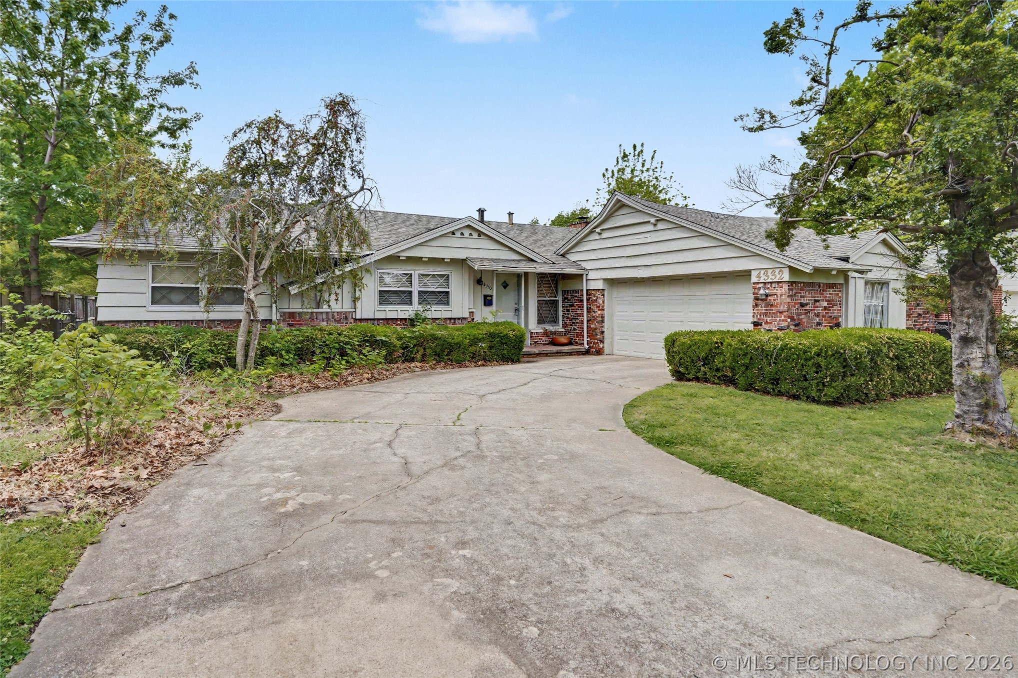 4332 E 58th Place