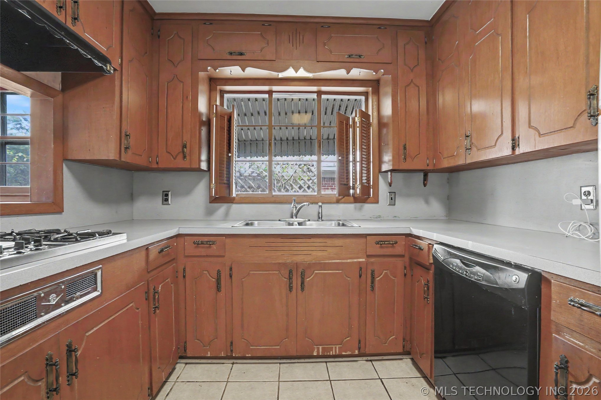 4332 E 58th Place