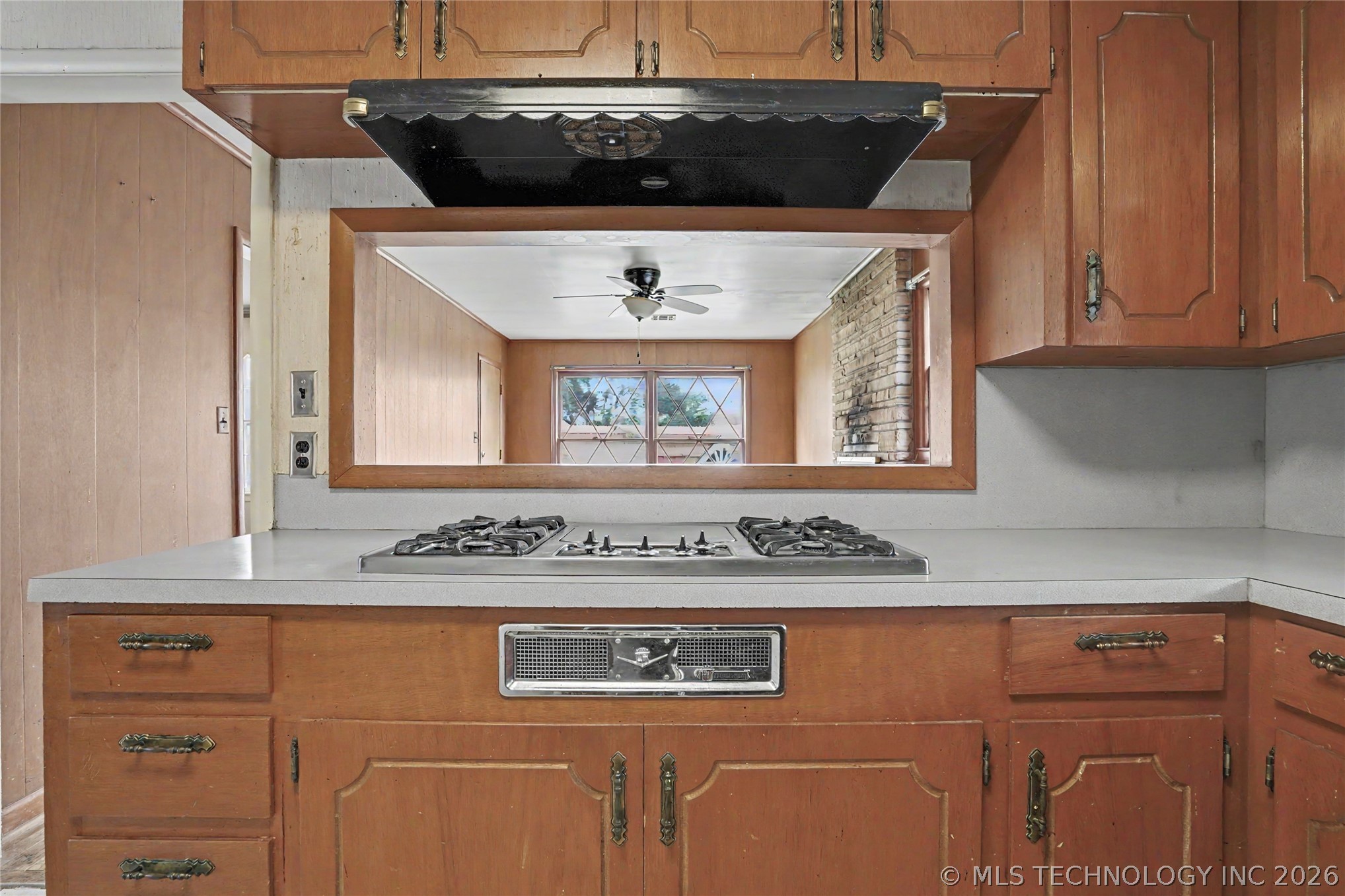 4332 E 58th Place