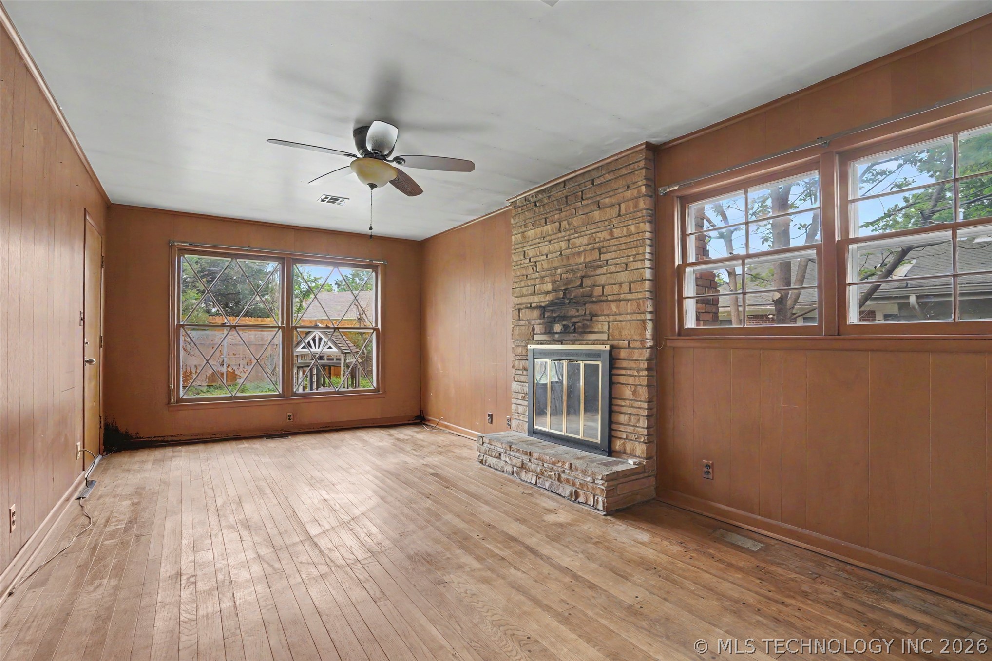 4332 E 58th Place