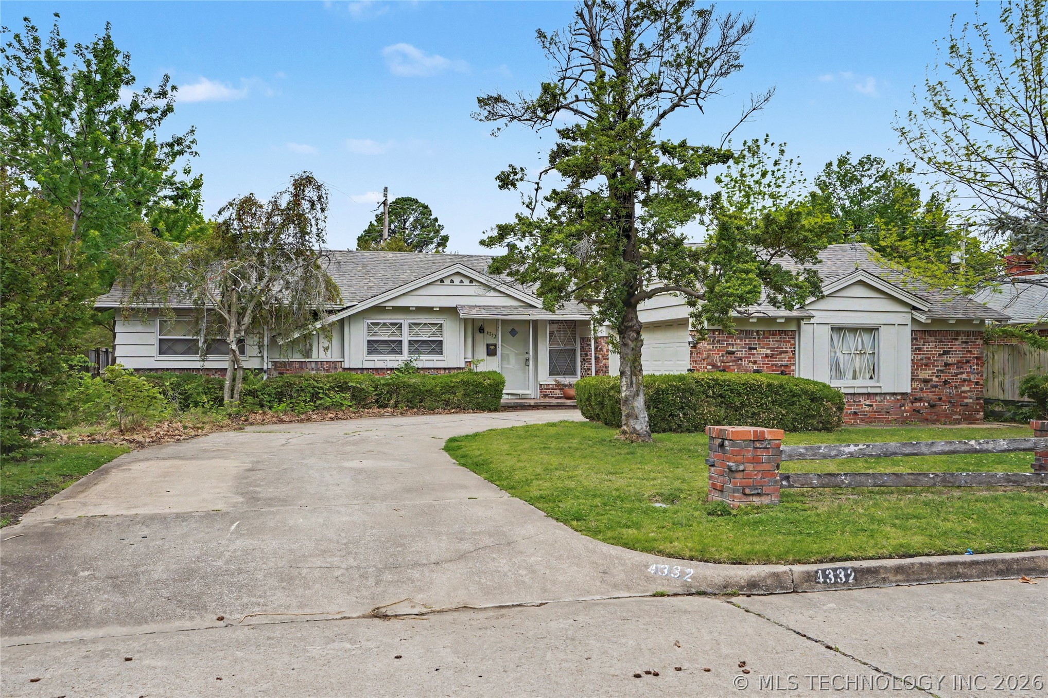 4332 E 58th Place