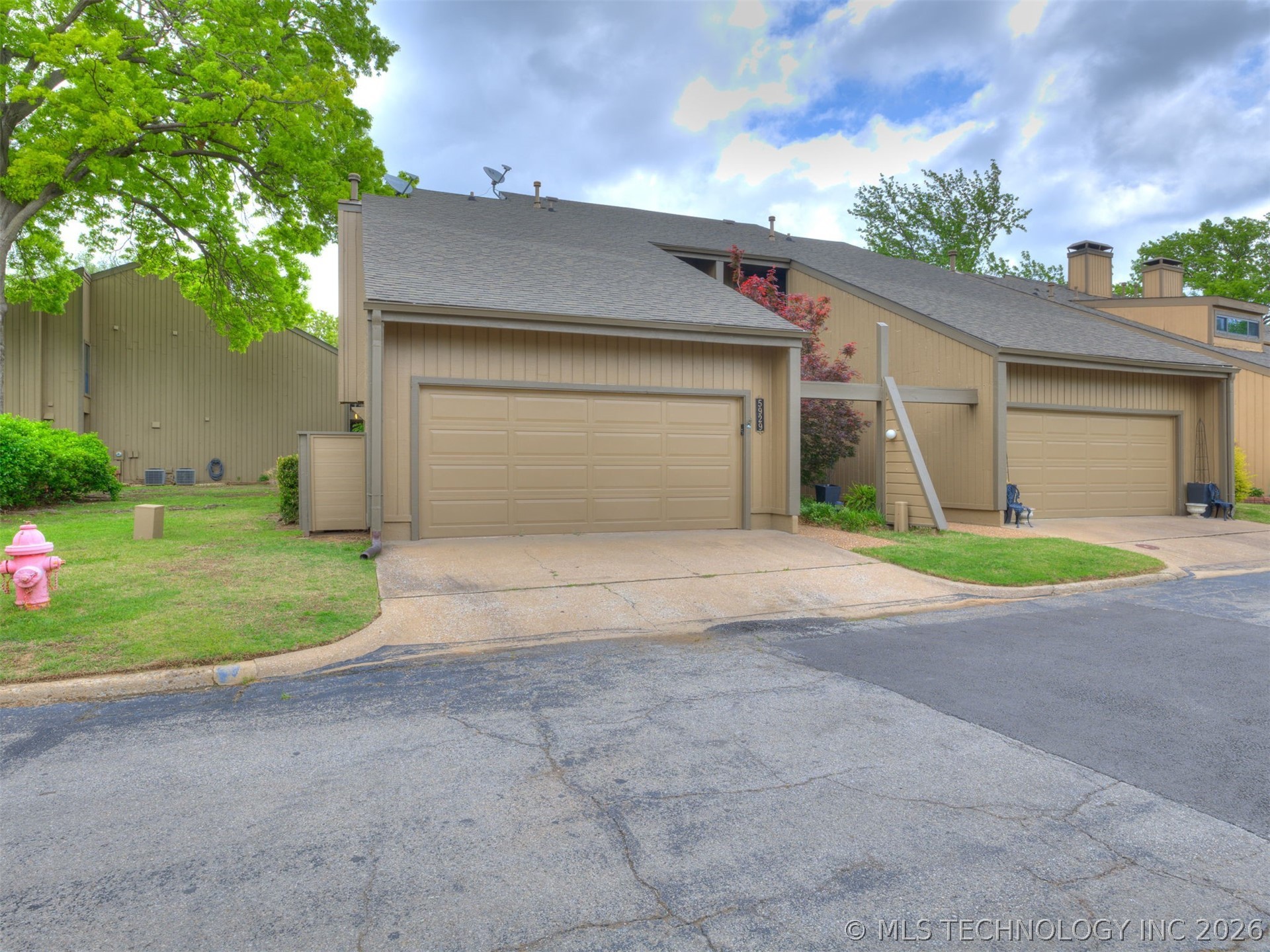 5929 S Atlanta Avenue 5929
