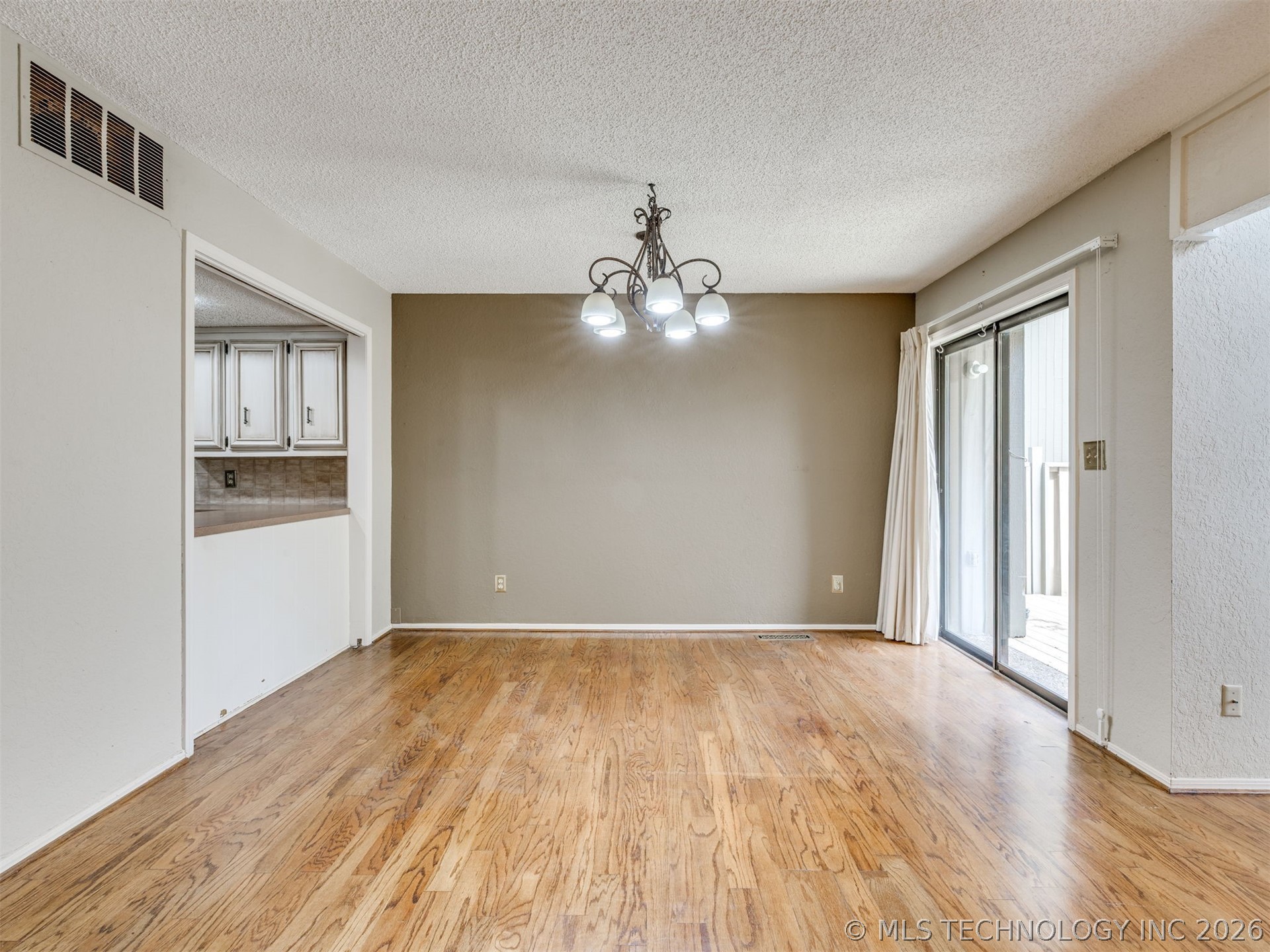 5929 S Atlanta Avenue 5929