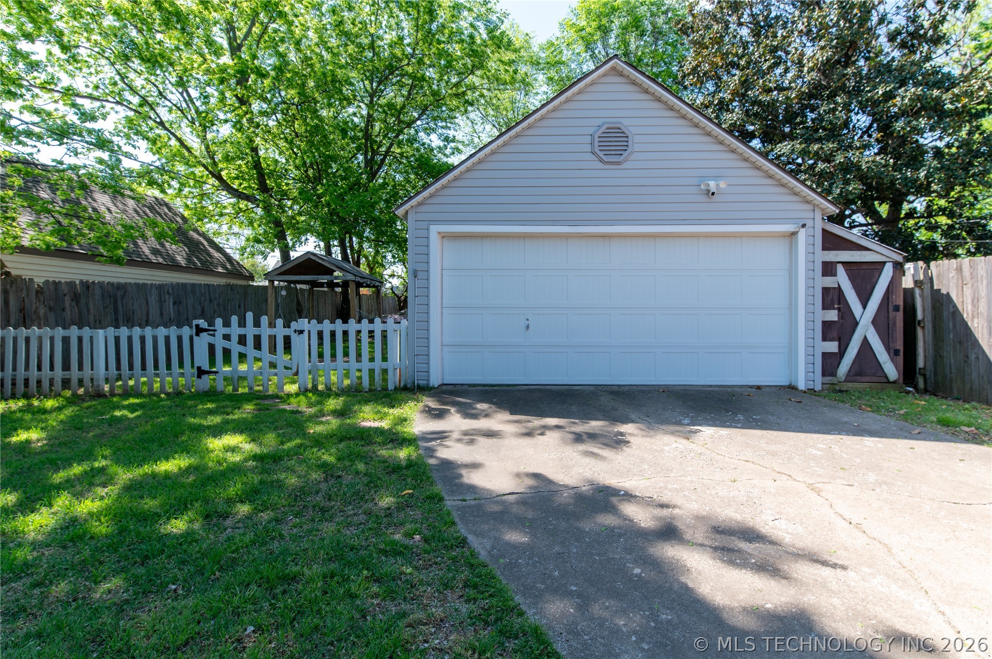 3520 E 12th Place
