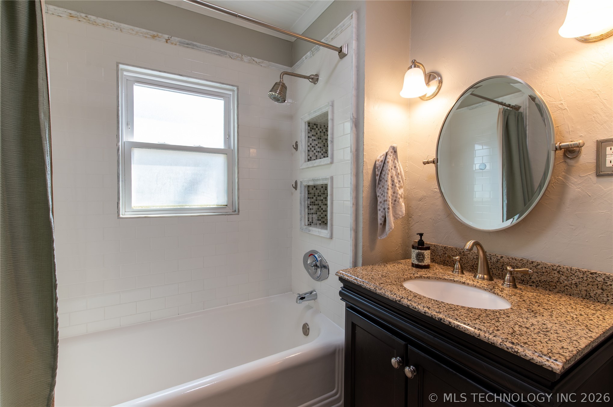 3520 E 12th Place