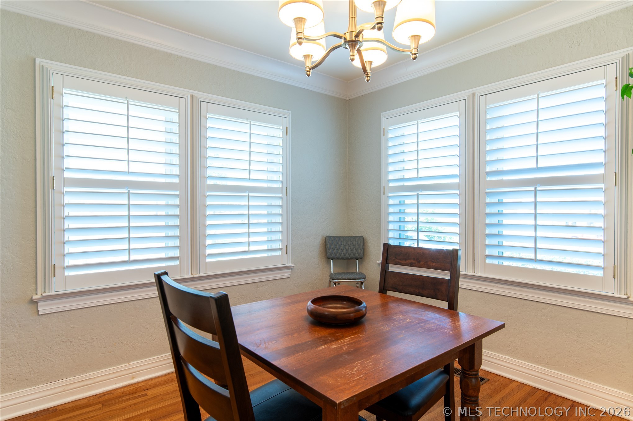 3520 E 12th Place