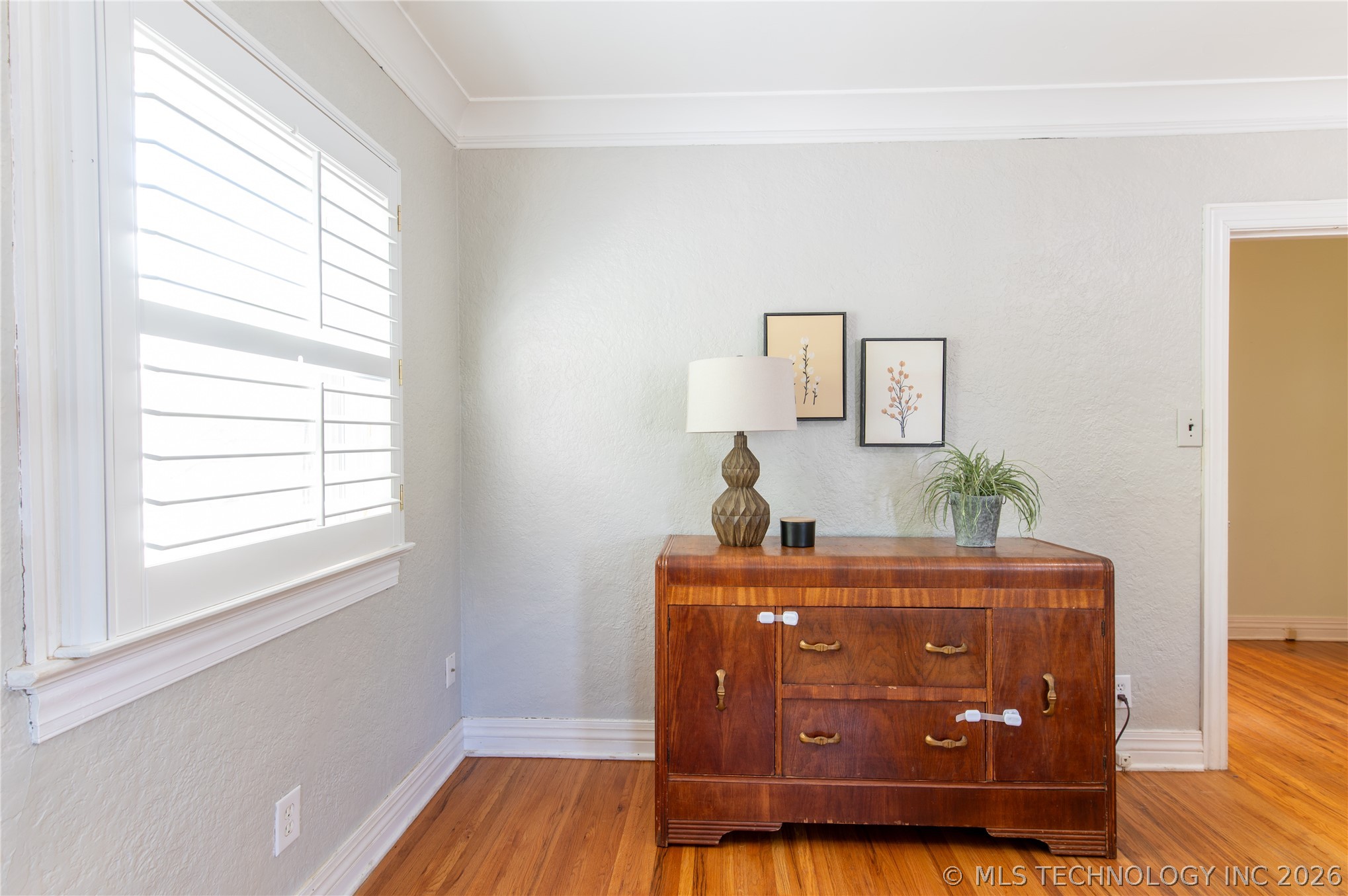 3520 E 12th Place