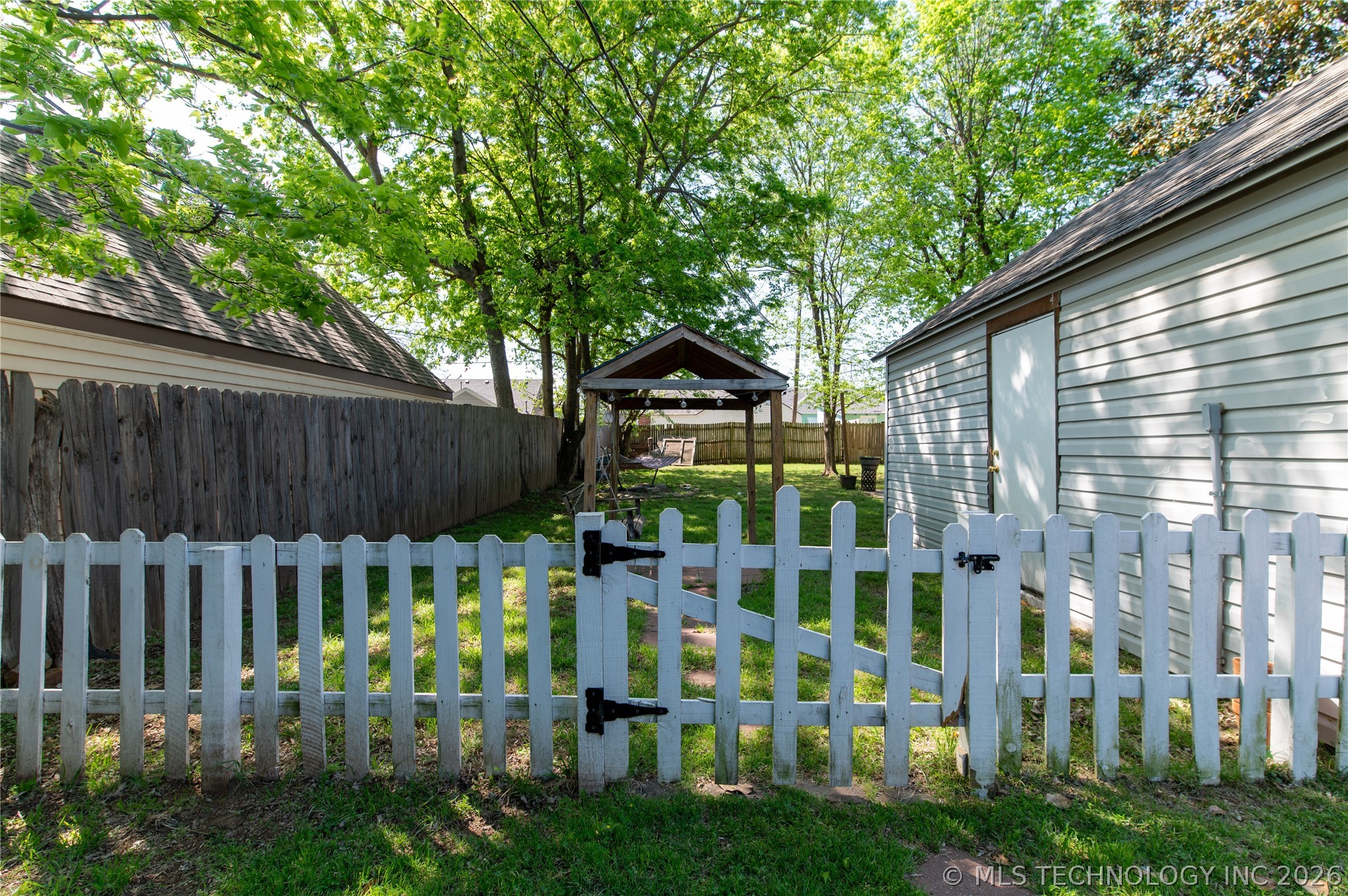 3520 E 12th Place