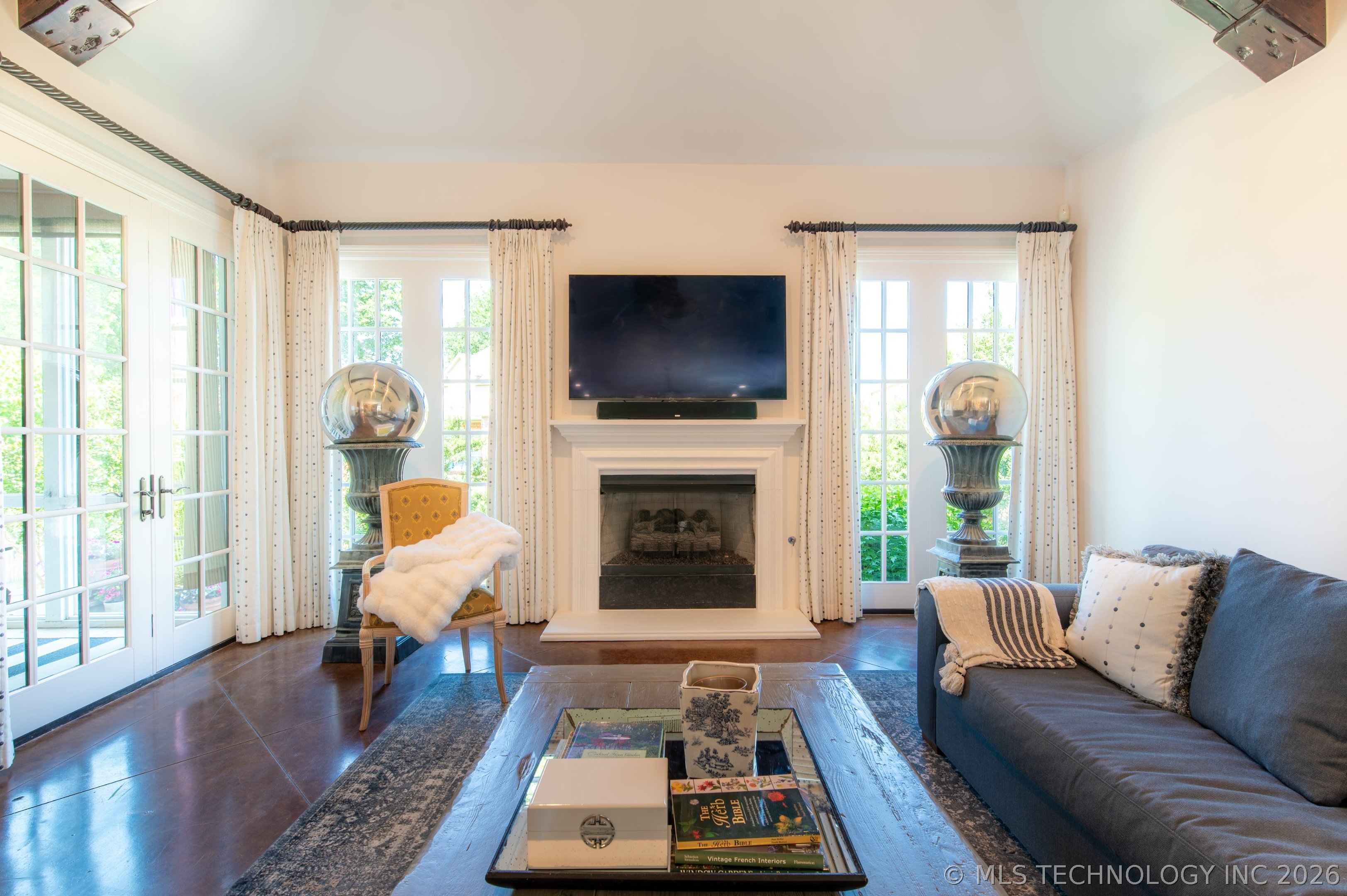 5810 W Orlando Circle
