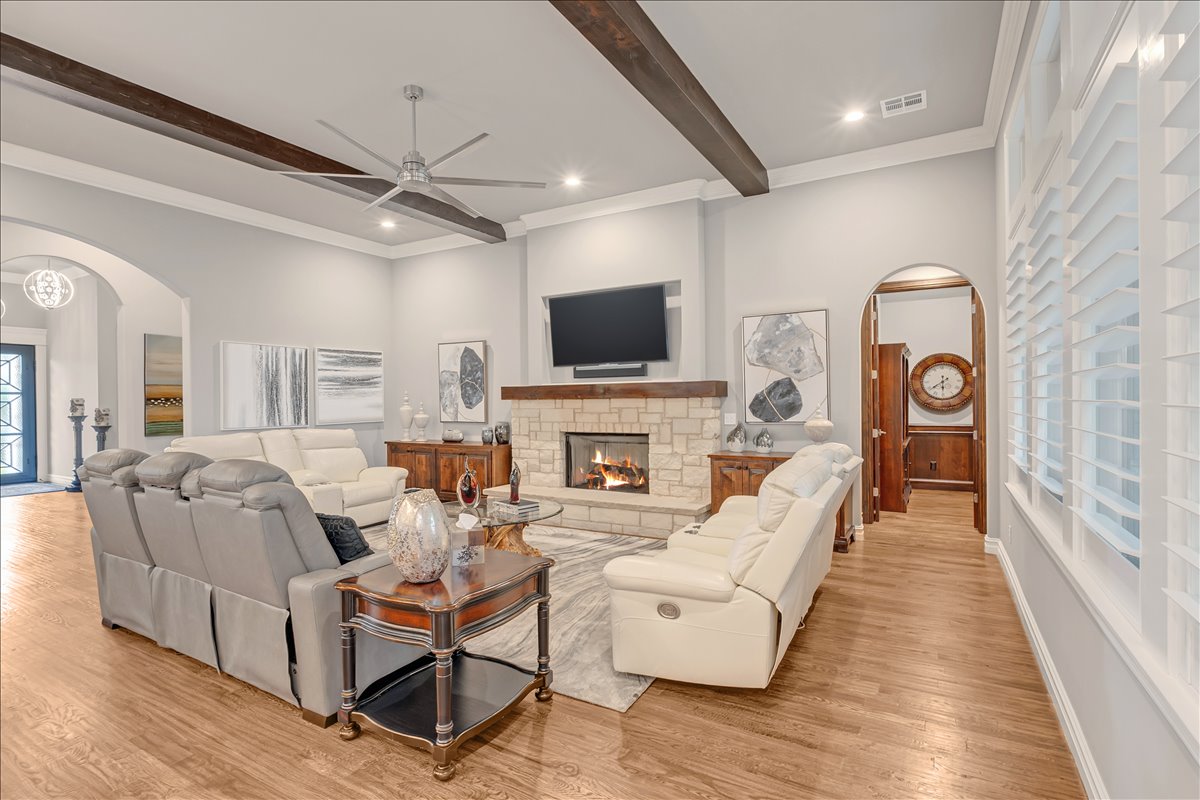 1105 W 84th Street