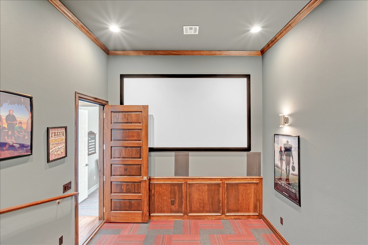 1105 W 84th Street