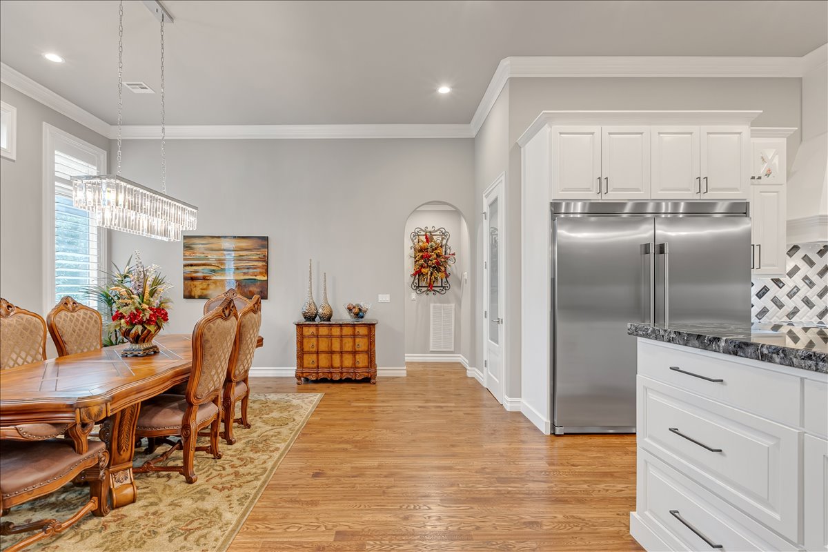 1105 W 84th Street
