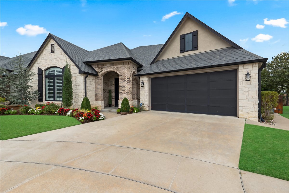 1105 W 84th Street