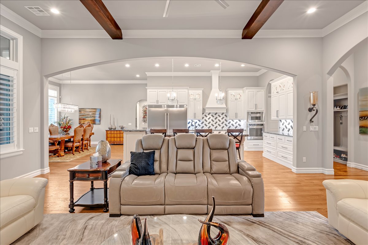 1105 W 84th Street