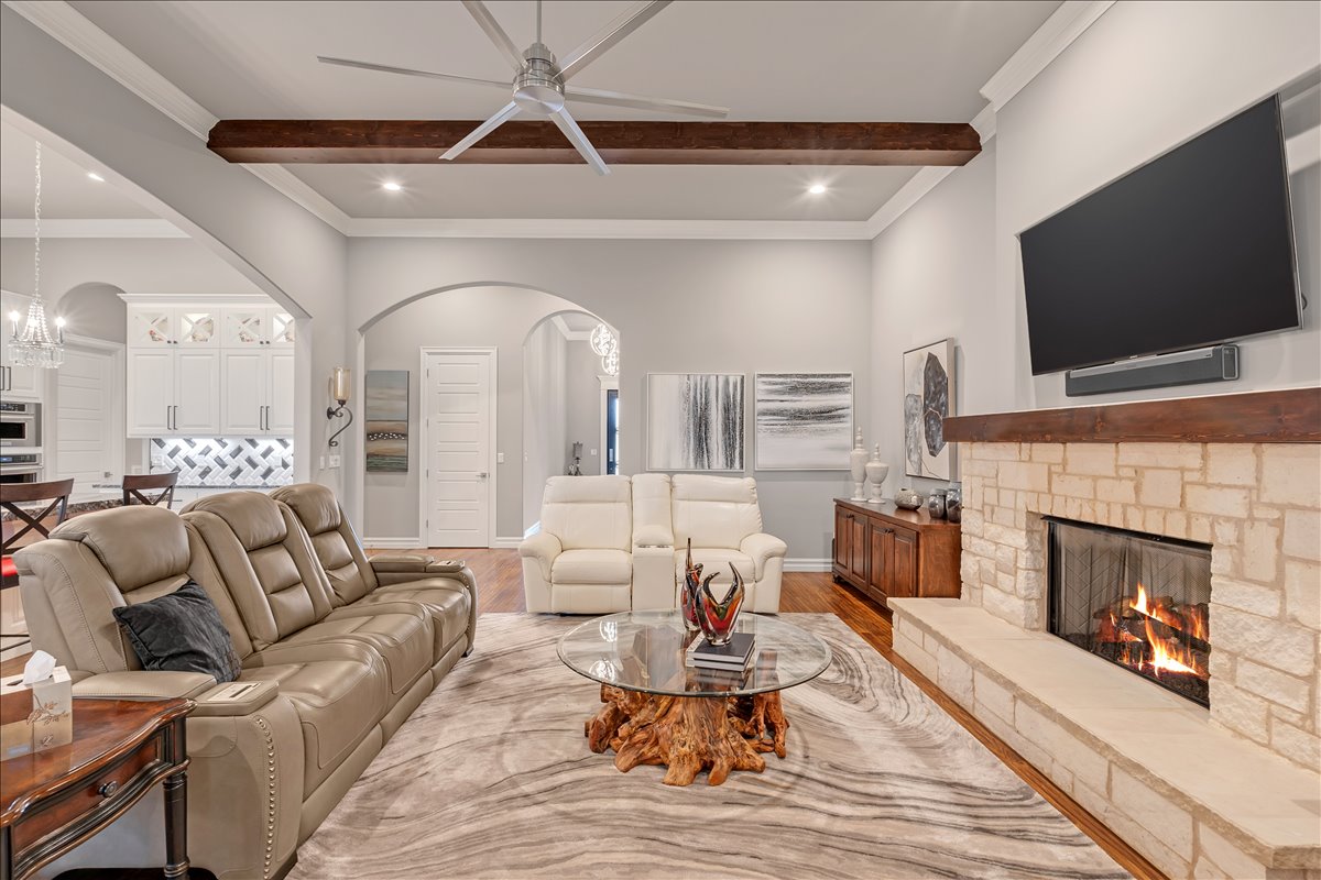 1105 W 84th Street