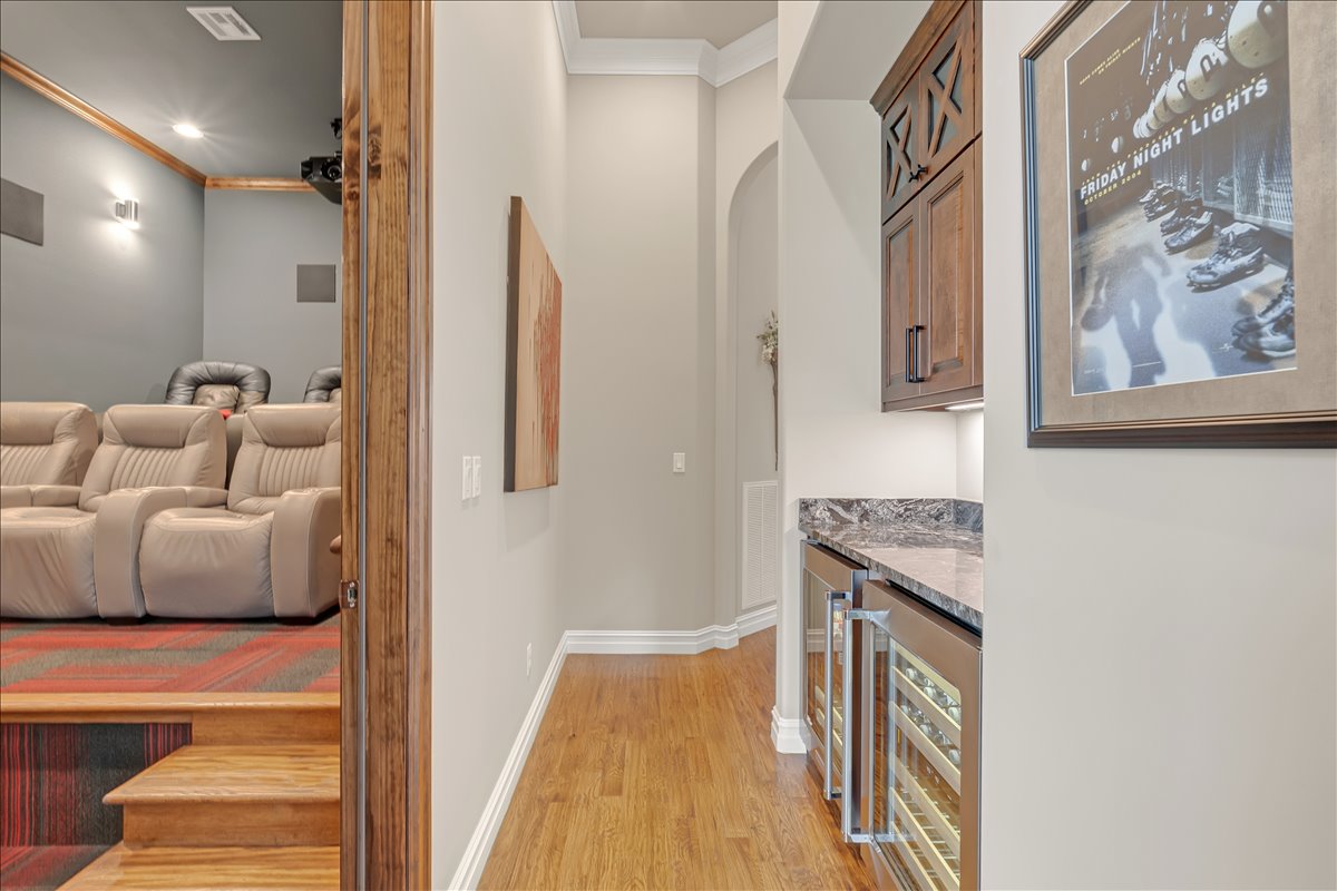 1105 W 84th Street