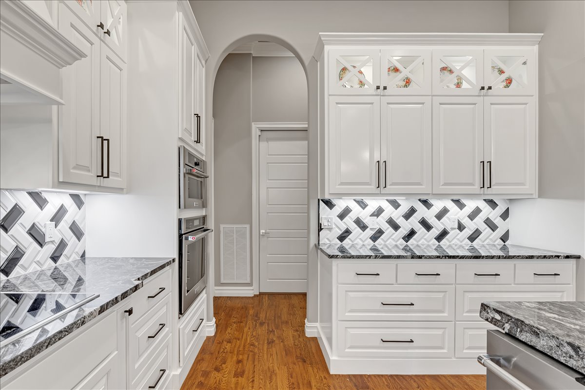 1105 W 84th Street