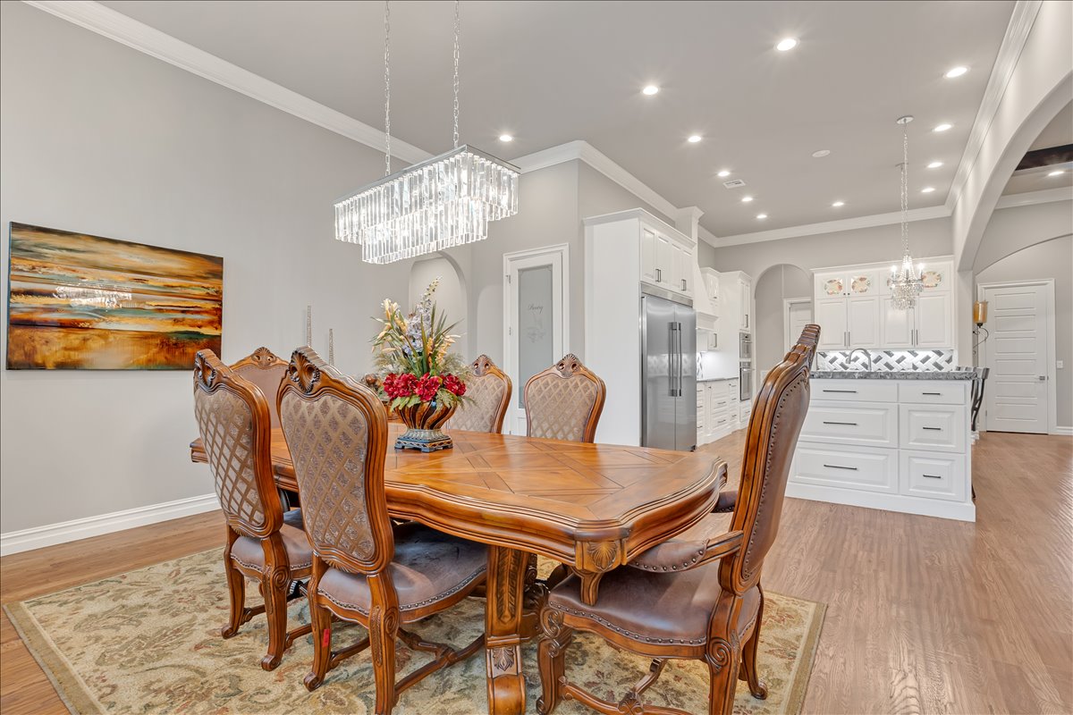 1105 W 84th Street