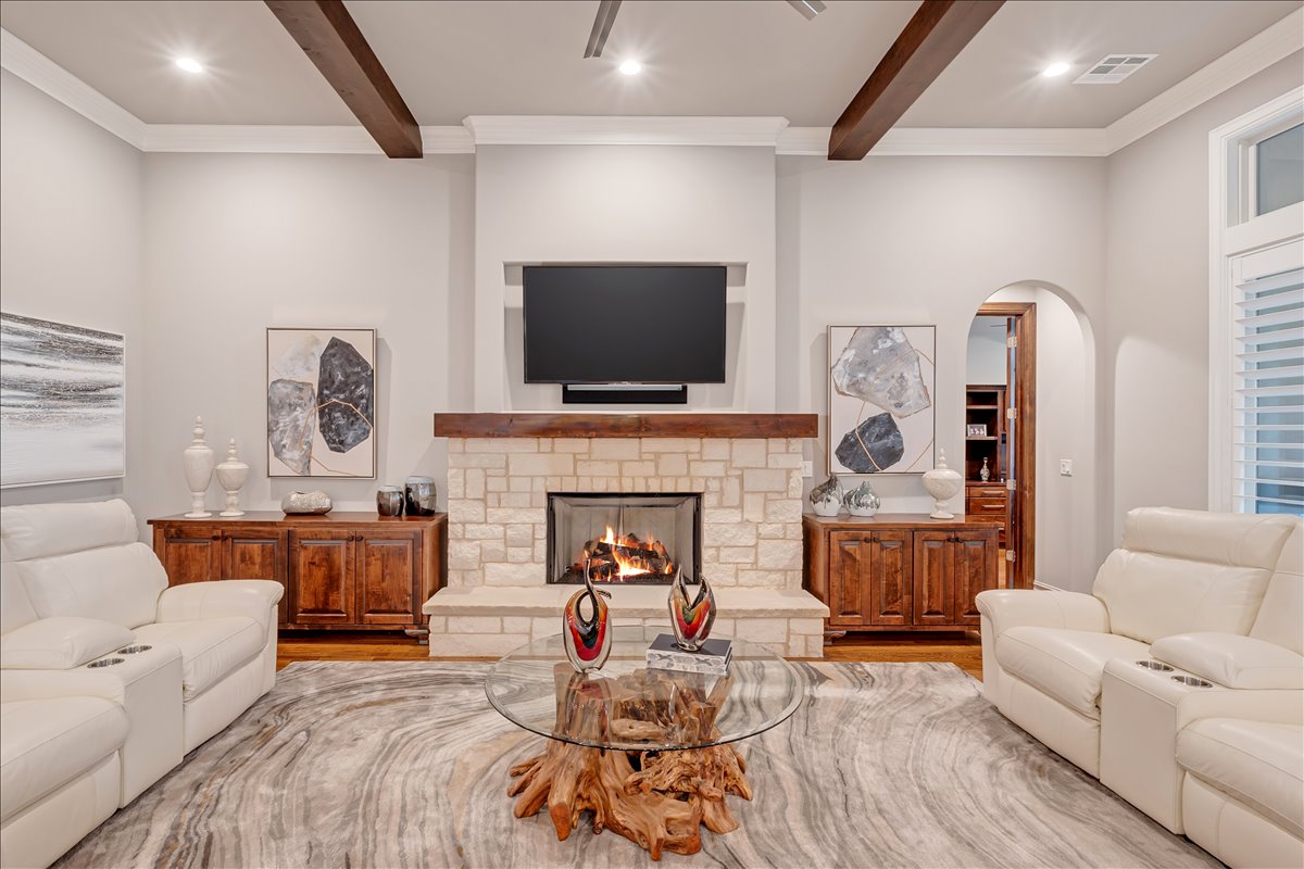 1105 W 84th Street