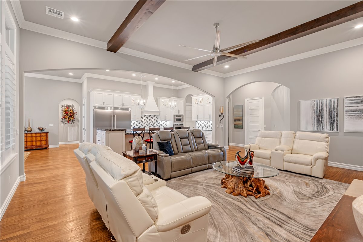 1105 W 84th Street