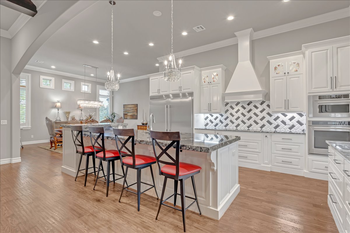 1105 W 84th Street