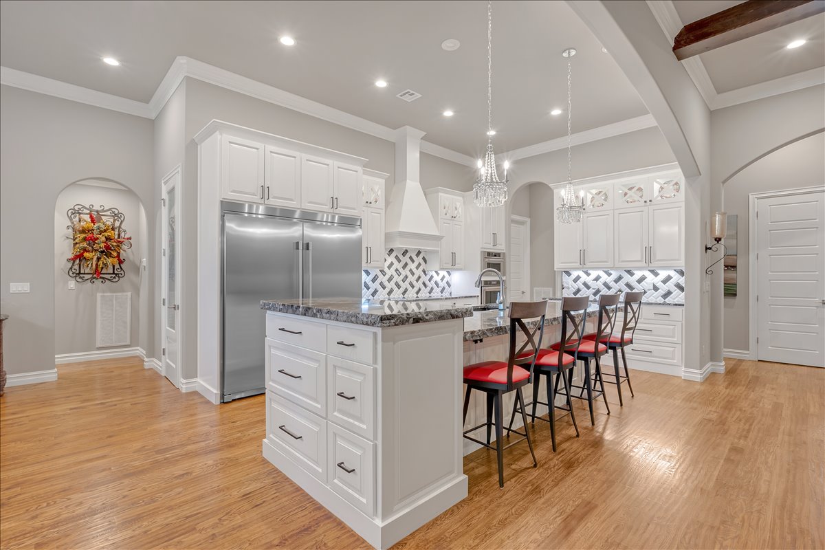 1105 W 84th Street