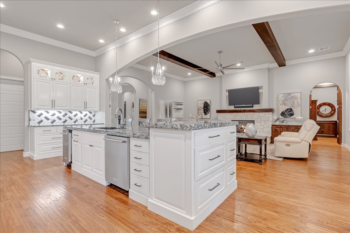 1105 W 84th Street