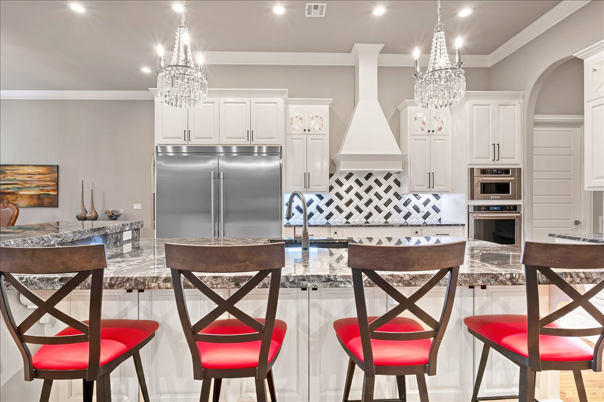 1105 W 84th Street