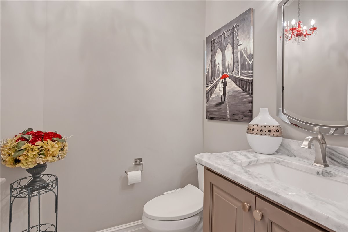 1105 W 84th Street