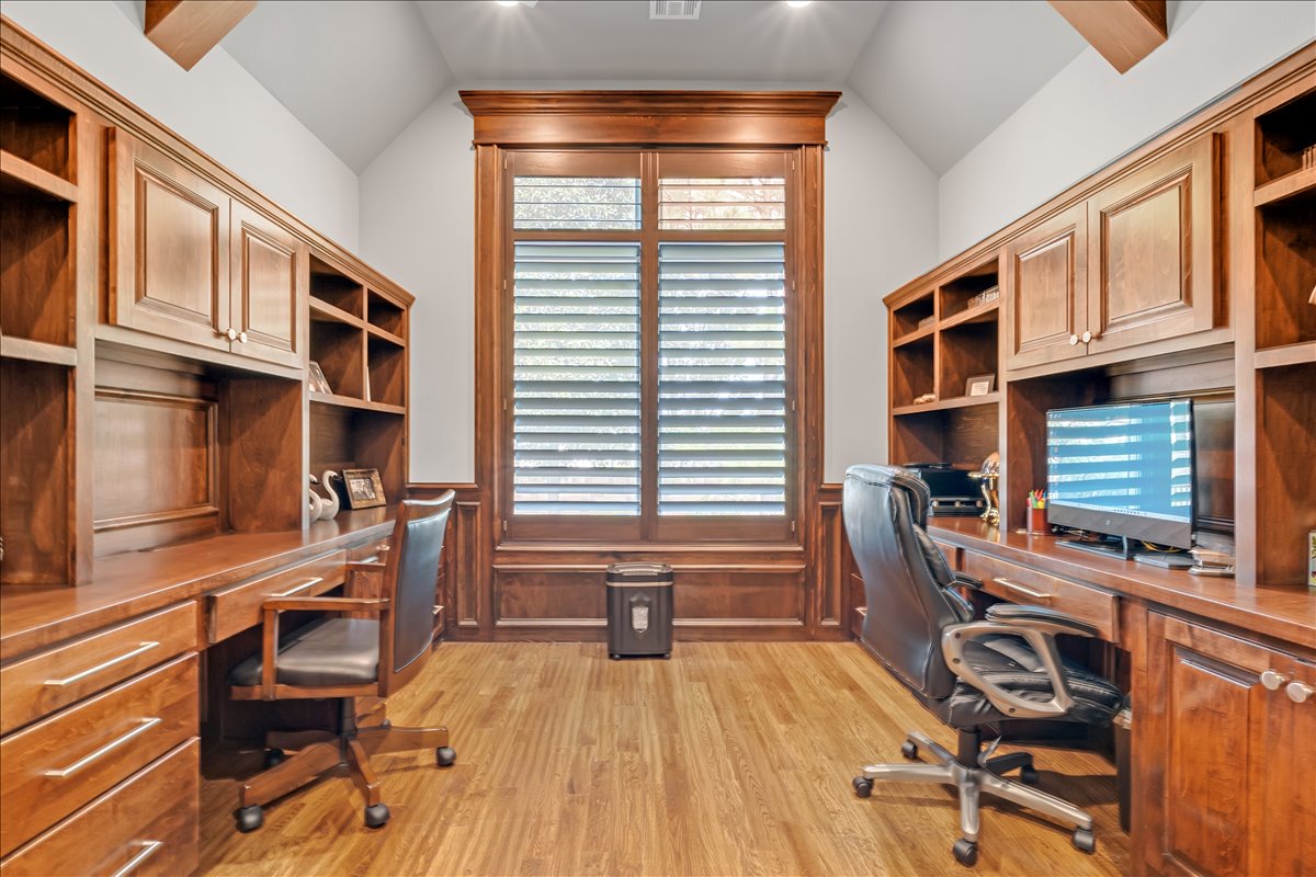 1105 W 84th Street
