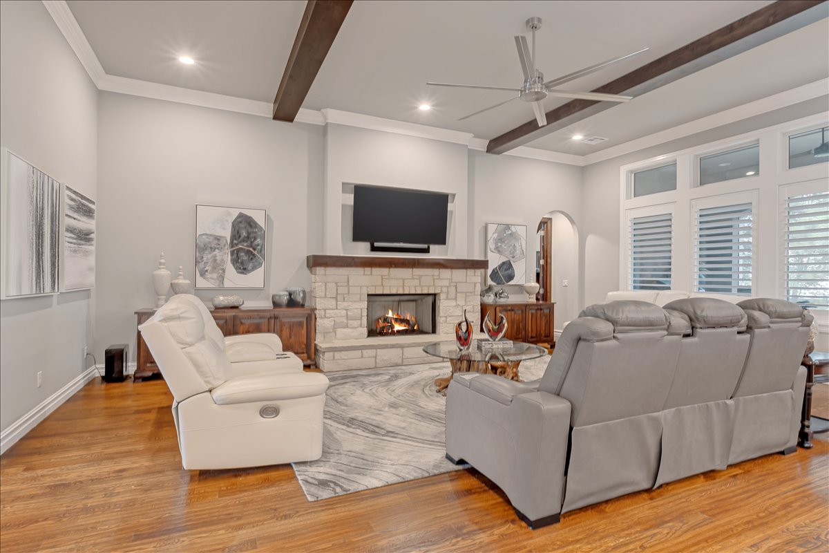 1105 W 84th Street