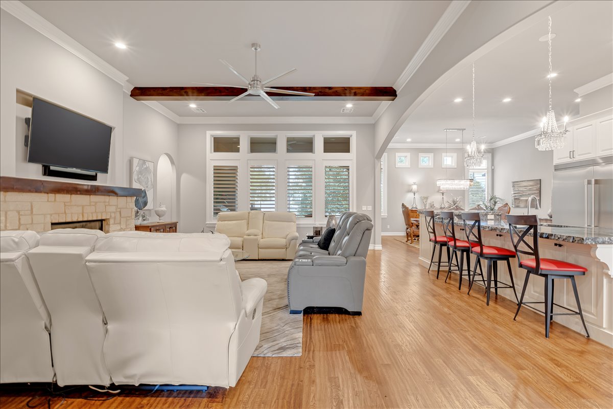 1105 W 84th Street