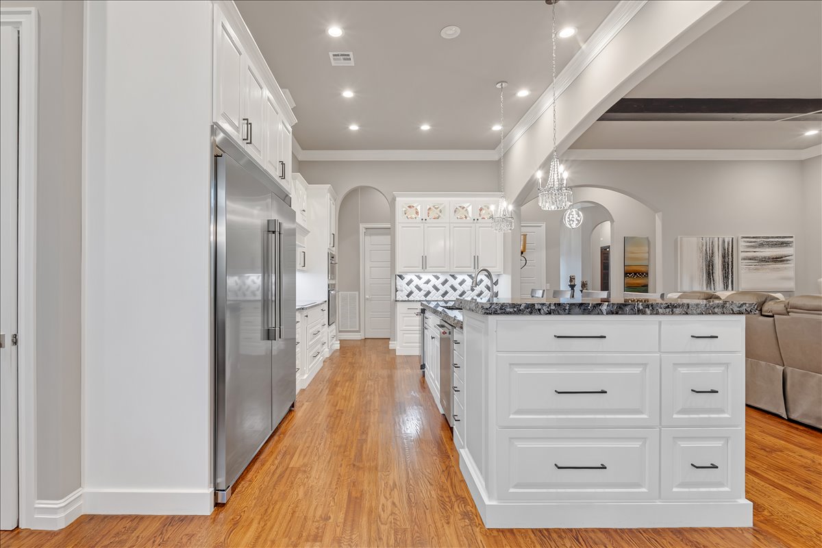 1105 W 84th Street