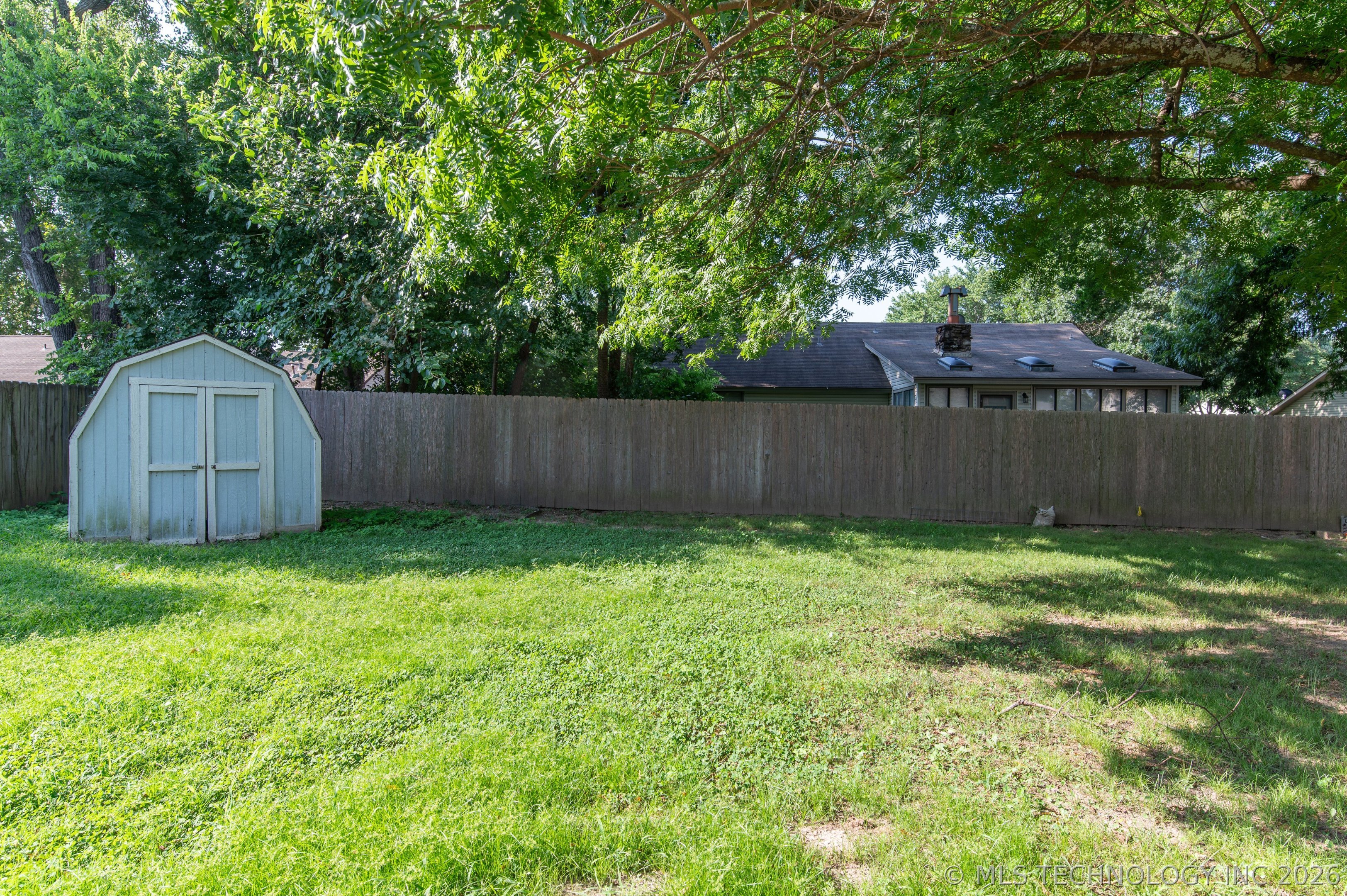 2517 W Kingsport Street