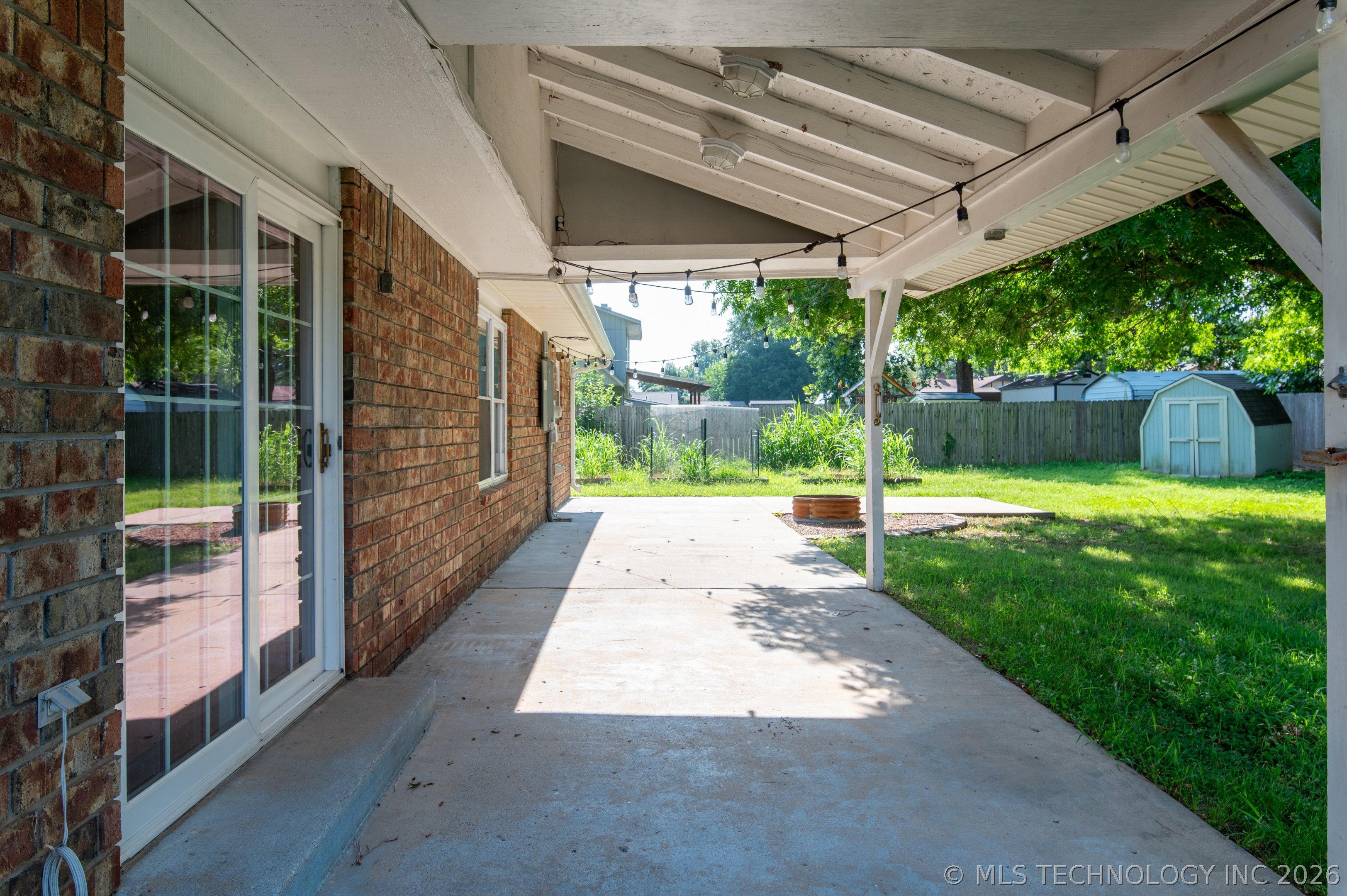 2517 W Kingsport Street