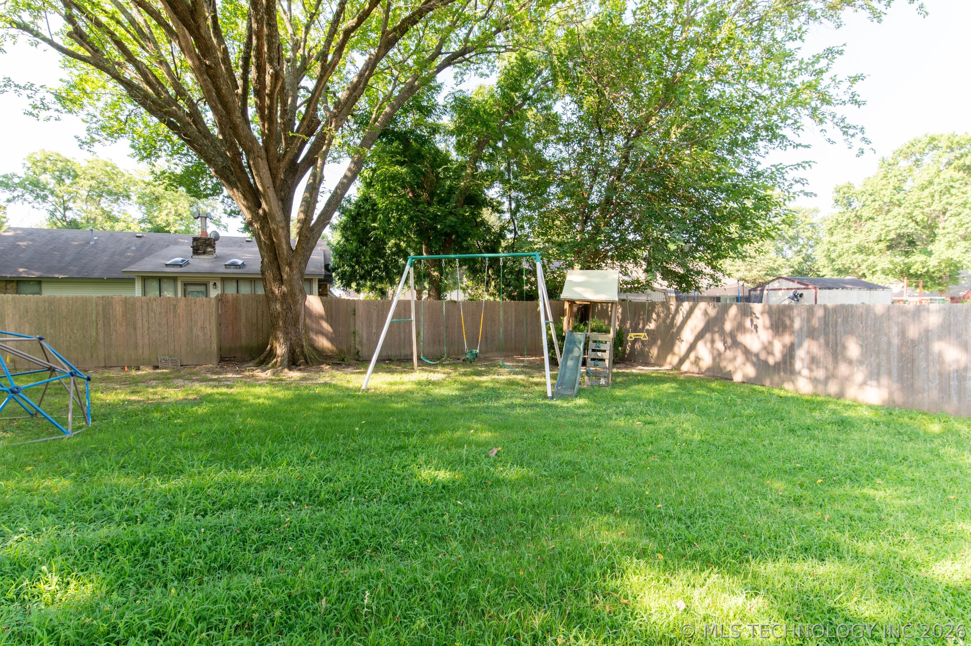 2517 W Kingsport Street