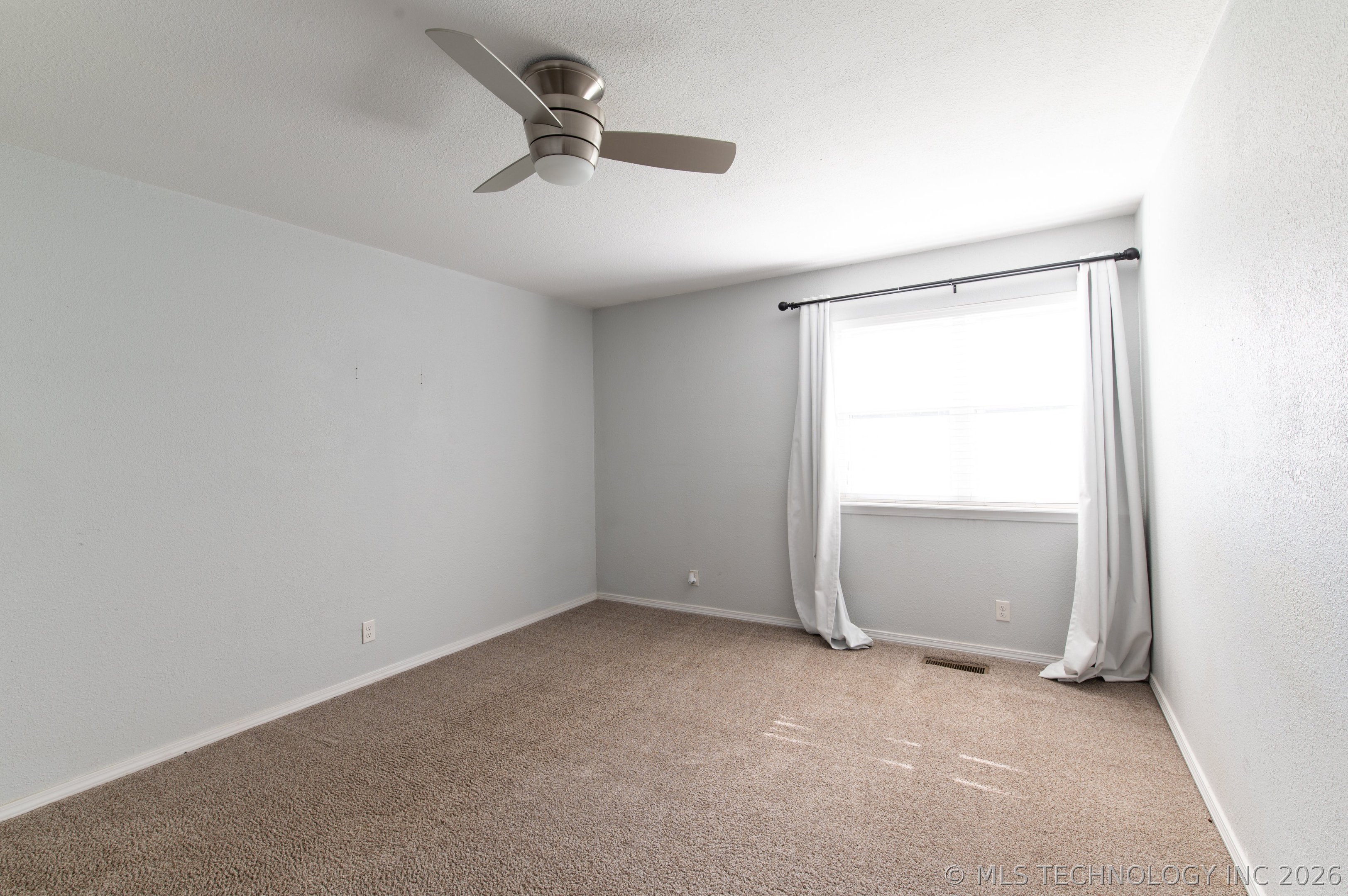 2517 W Kingsport Street