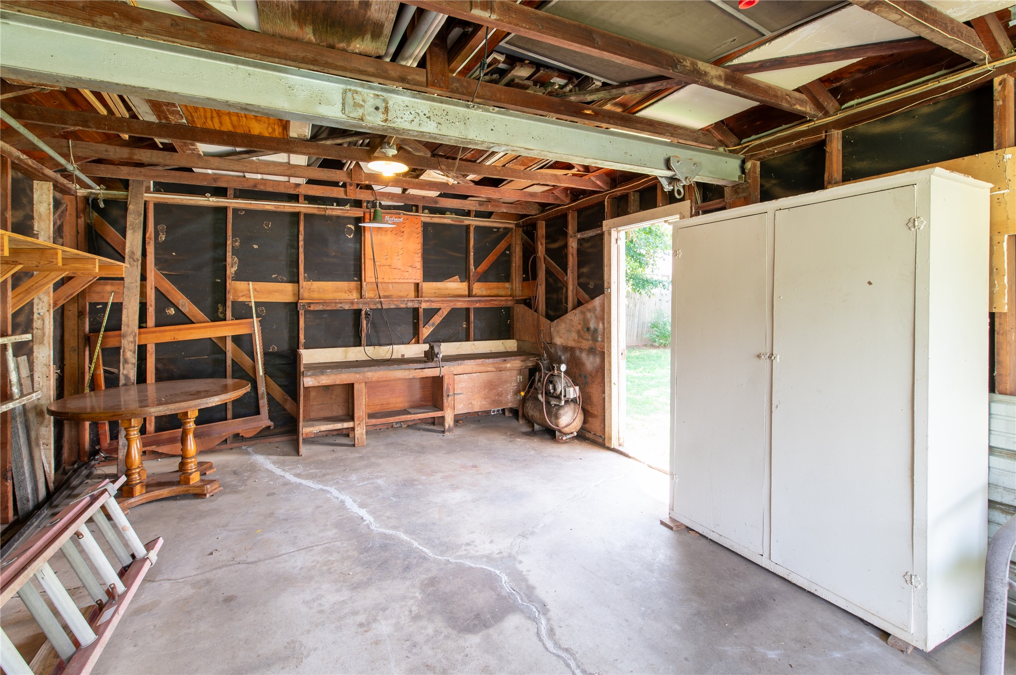 2812 W 37th Place