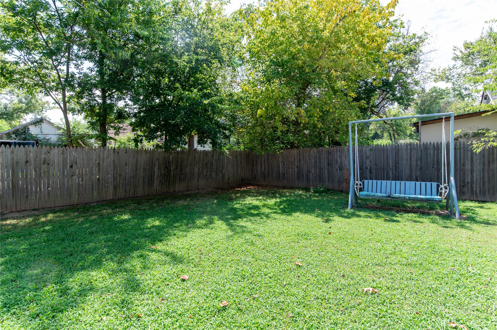 2812 W 37th Place