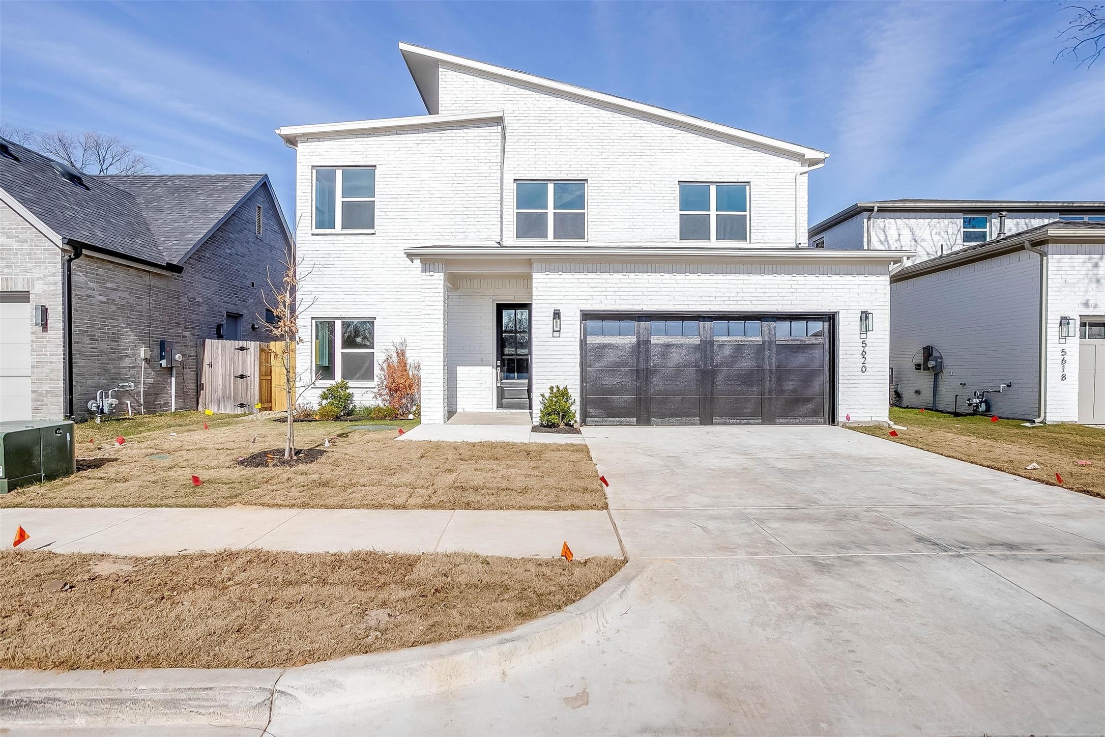 5620 Oaks Lane