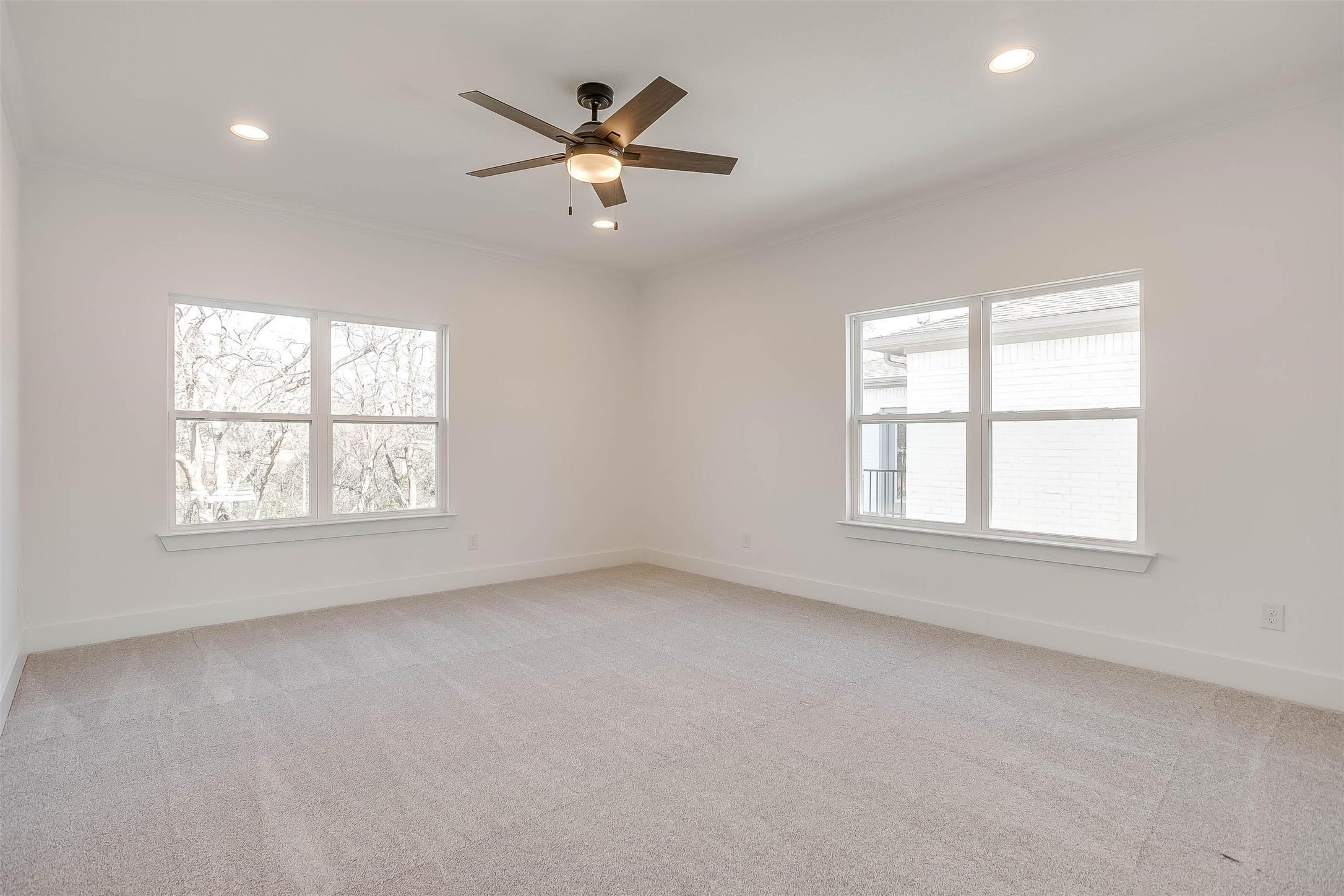 5620 Oaks Lane