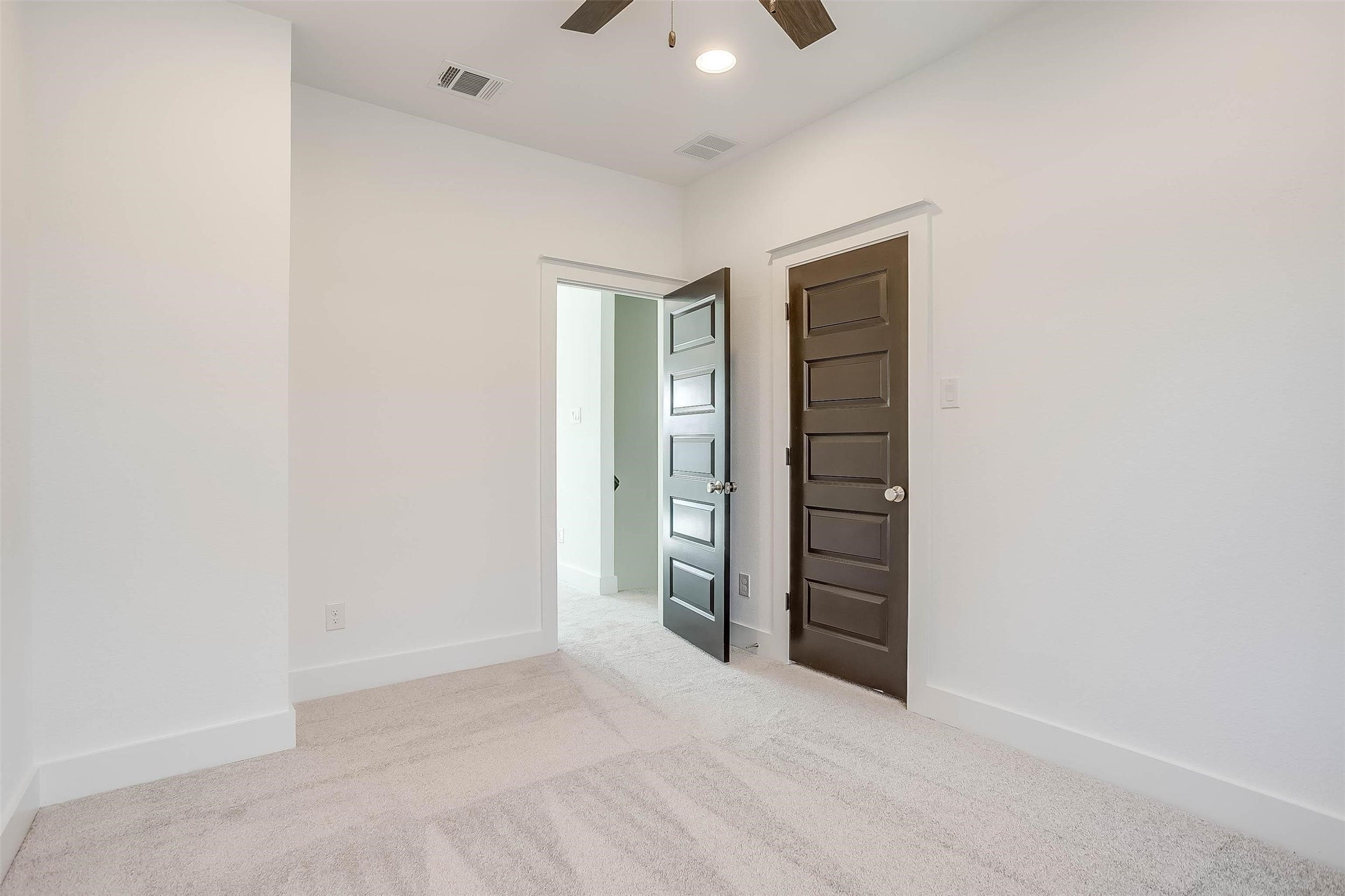 5620 Oaks Lane