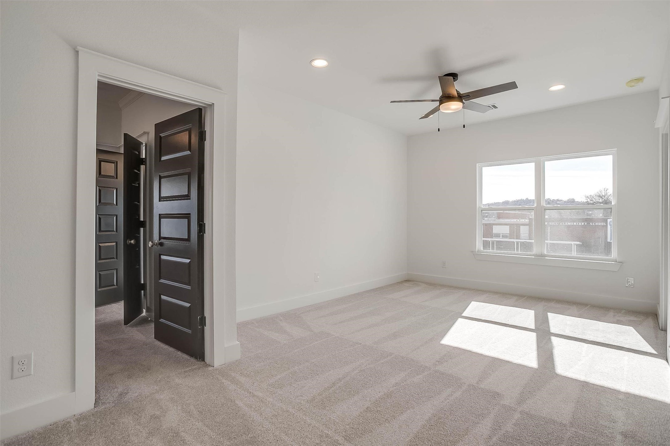5620 Oaks Lane