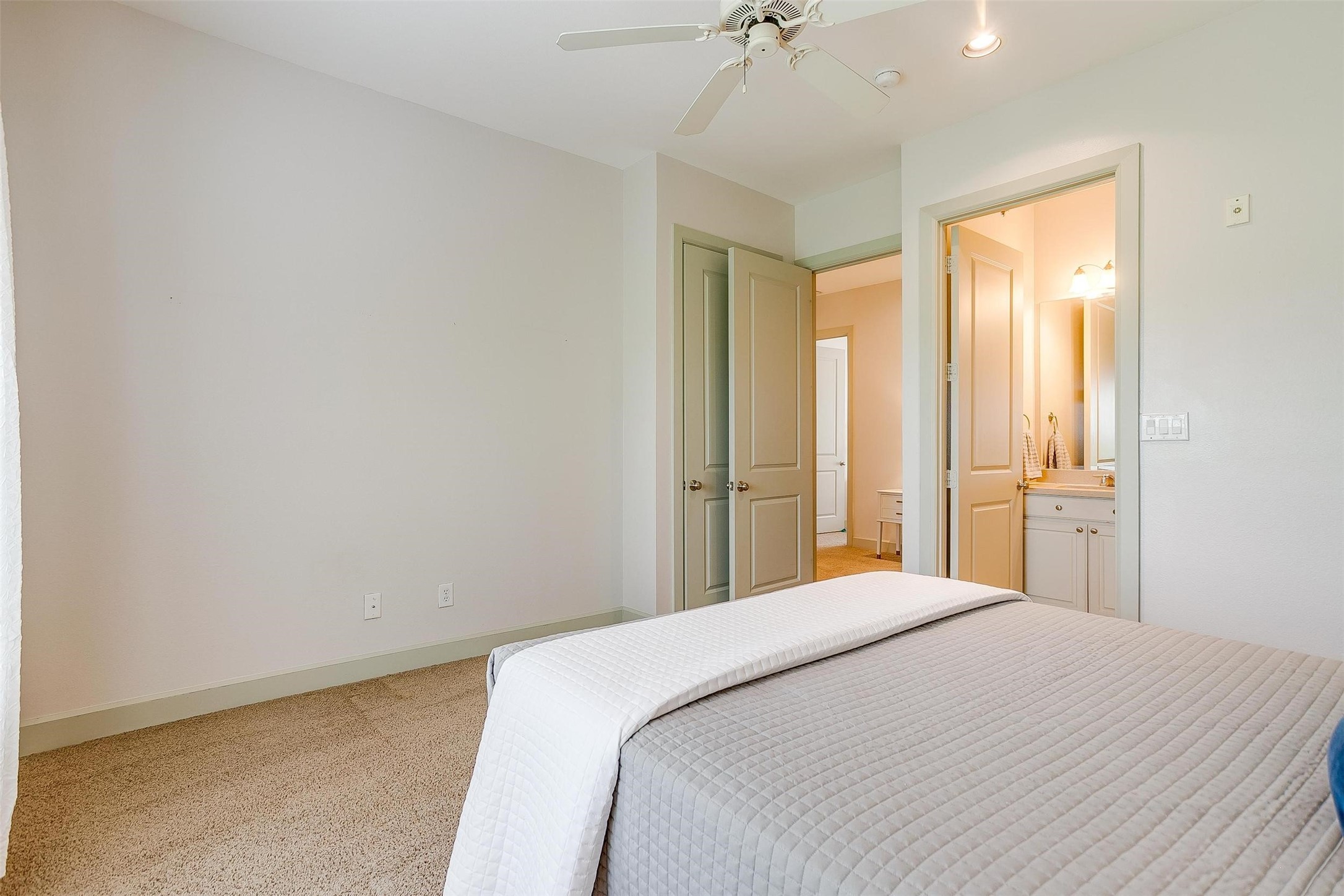 2816 Lubbock Avenue 122