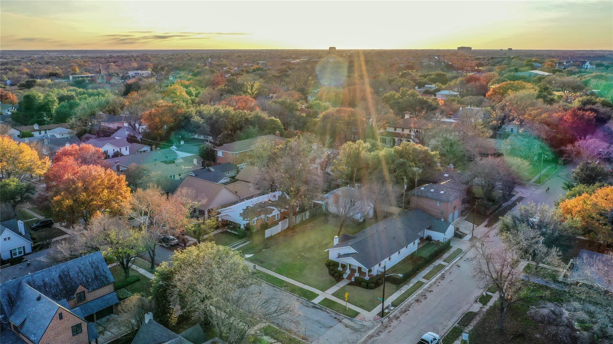 1204 Clover Lane