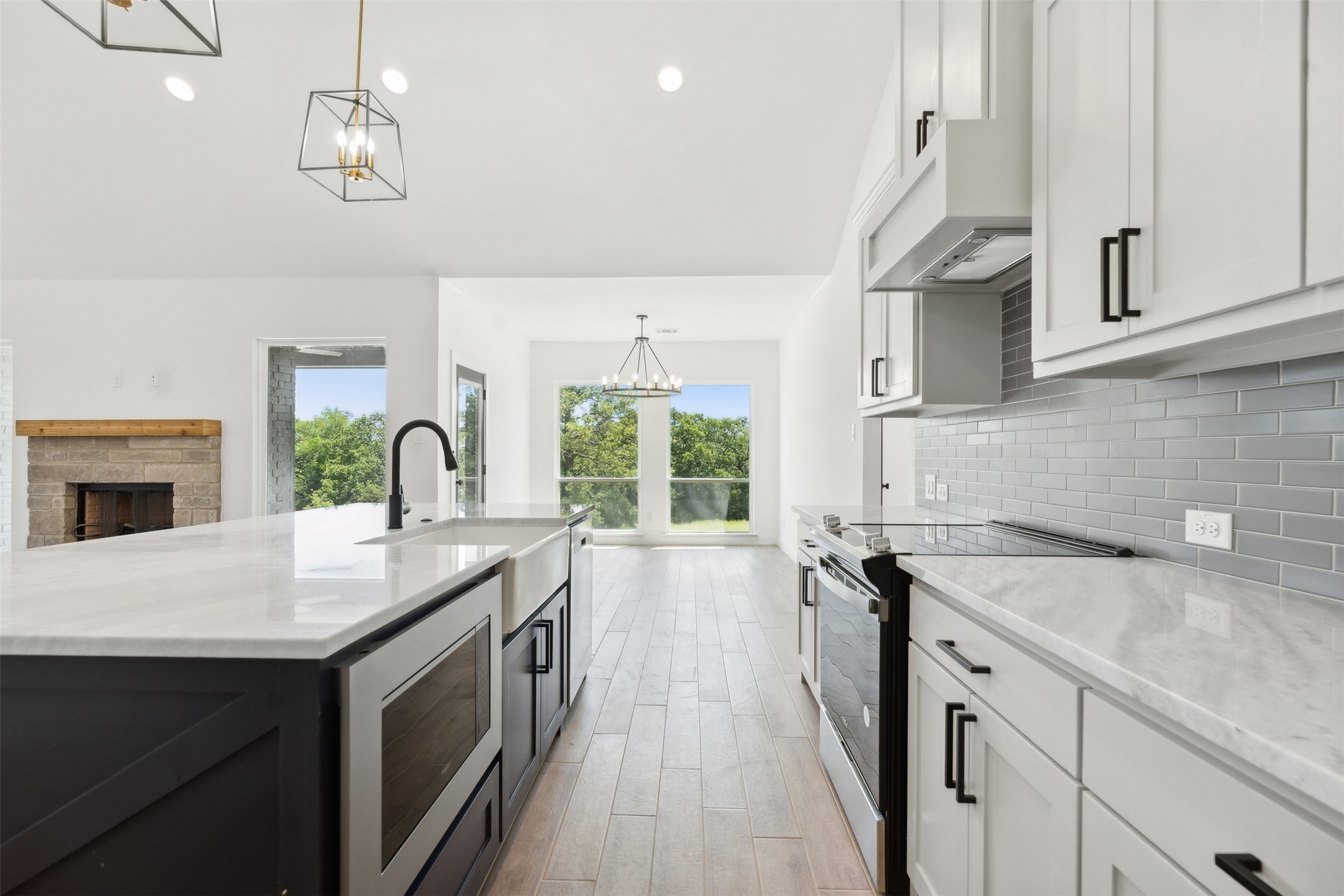9016 Valley Oak Court