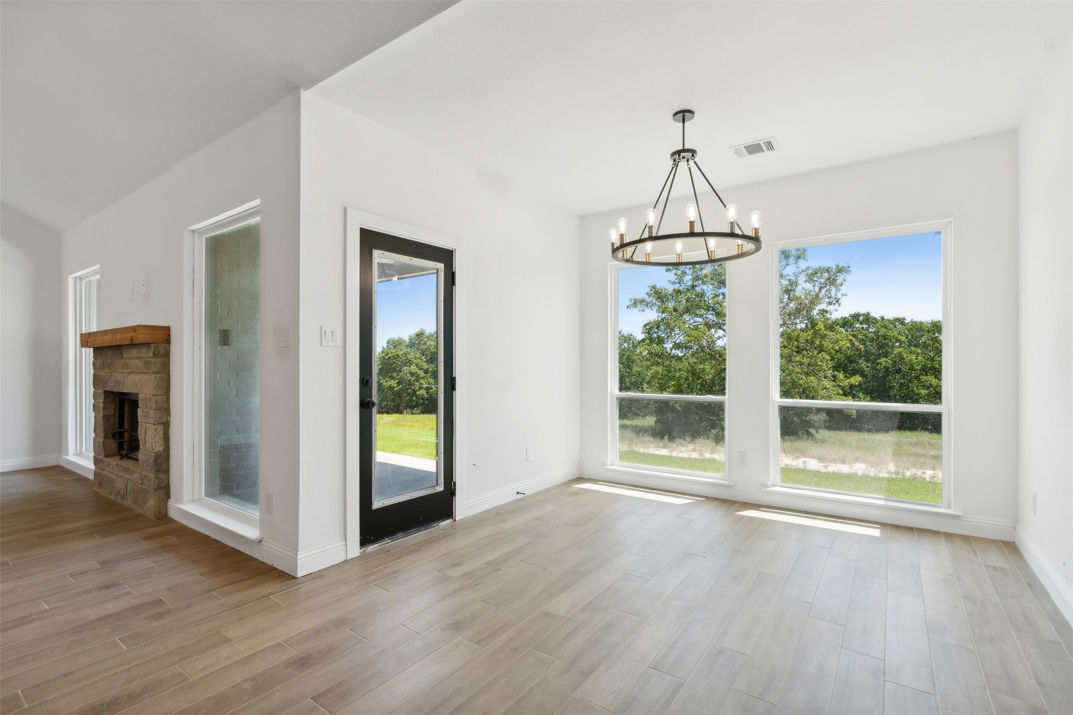 9016 Valley Oak Court
